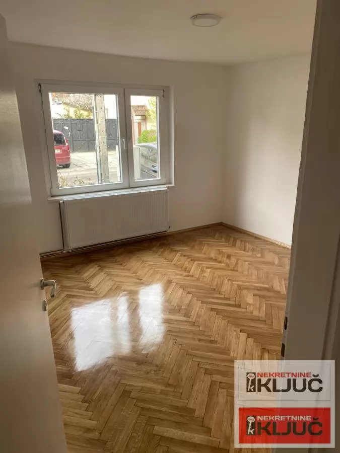 TELEP IZDAJE SE DVOSOBAN DELIMIČNO OPREMLJEN STAN U KUĆI 10