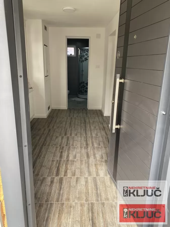 TELEP IZDAJE SE DVOSOBAN DELIMIČNO OPREMLJEN STAN U KUĆI 12