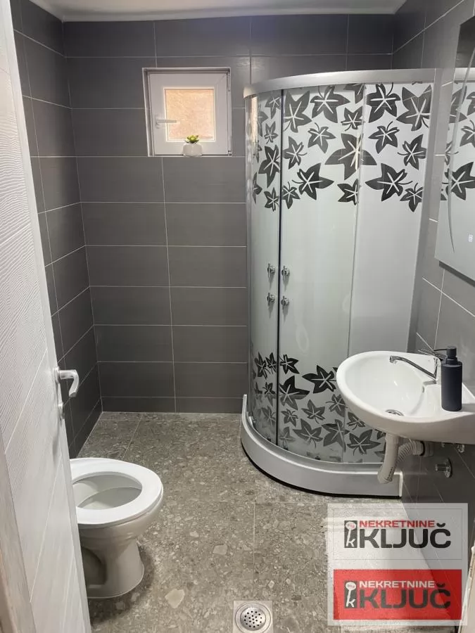 TELEP IZDAJE SE DVOSOBAN DELIMIČNO OPREMLJEN STAN U KUĆI 13