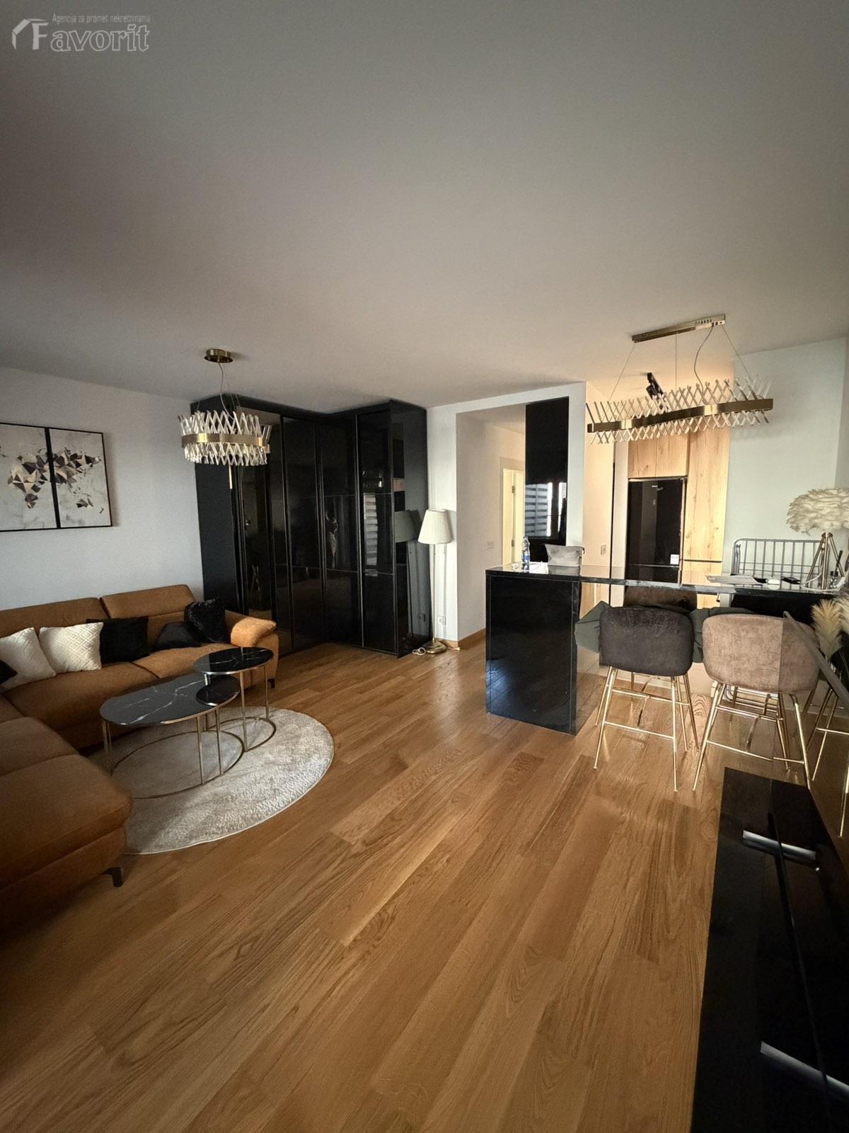 TOSIN BUNAR, TOSIN BUNAR, 60m2 2