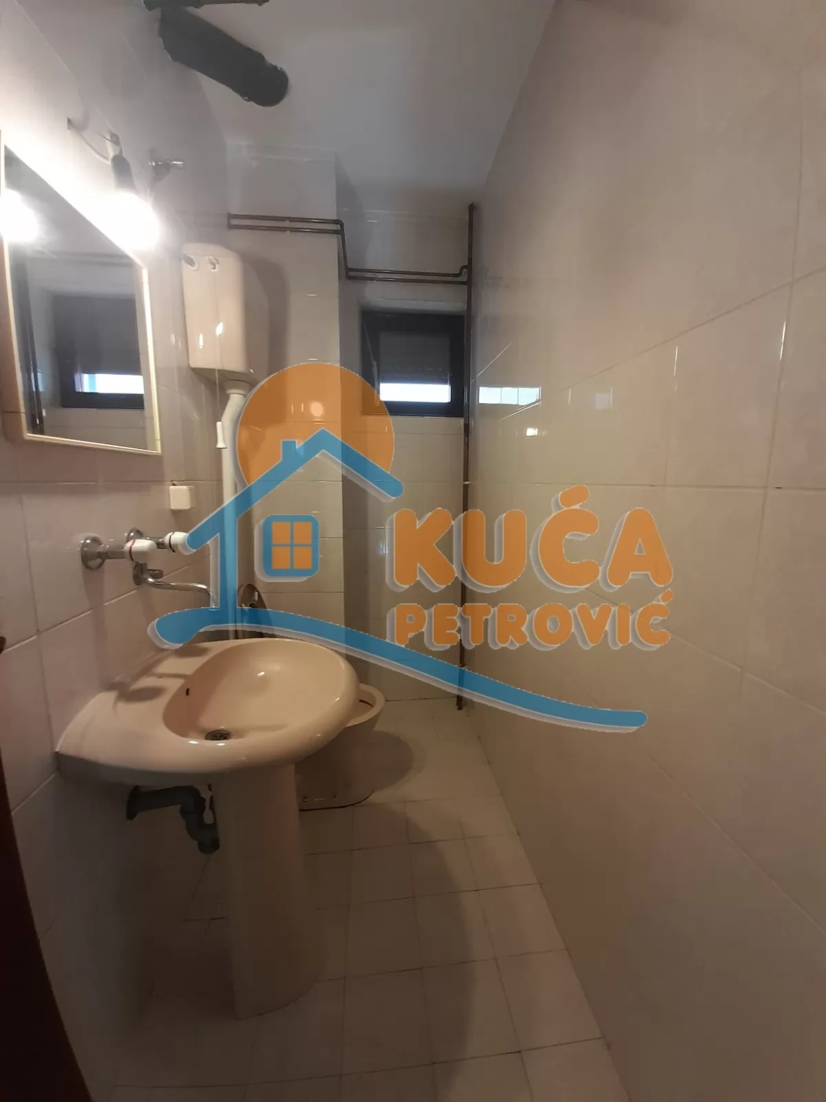 Trosoban stan, 90 m2, Durlan, Ilije Garašanina ID: i-016234 8