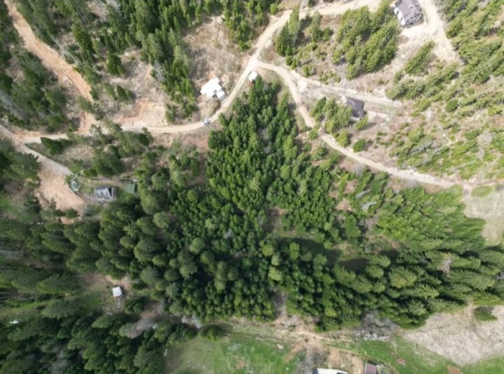 Prodajem plac na Zlataru 4