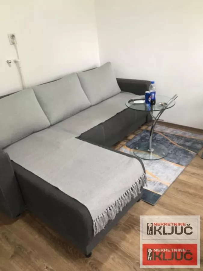 Garsonjera na Podbari, Novi Sad, 19 m², 4. sprat 2