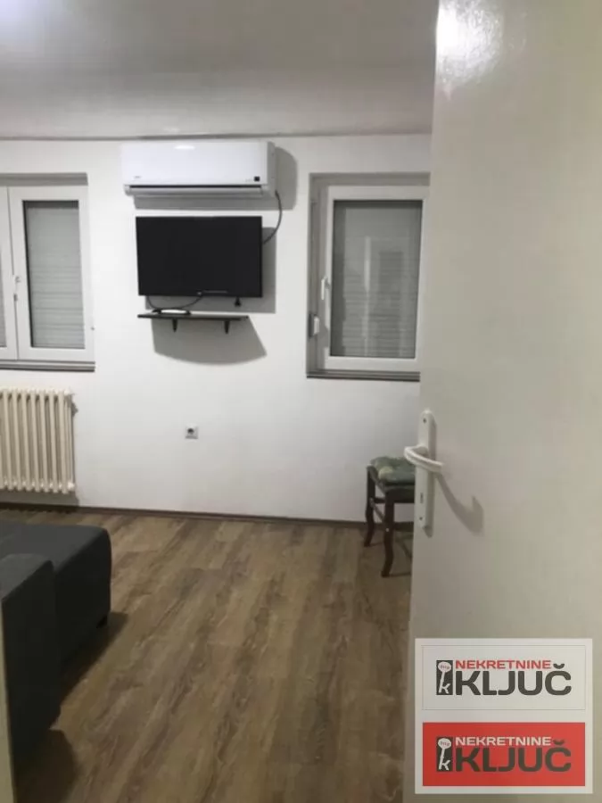 Garsonjera na Podbari, Novi Sad, 19 m², 4. sprat 3