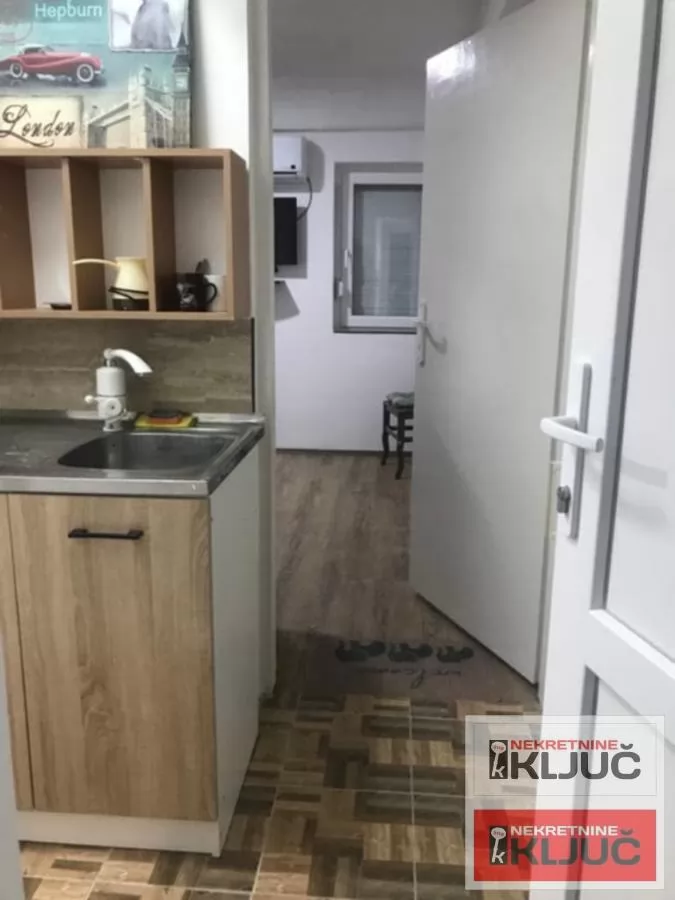 Garsonjera na Podbari, Novi Sad, 19 m², 4. sprat 4