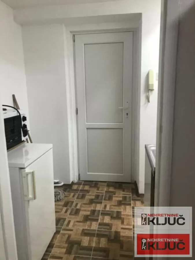 Garsonjera na Podbari, Novi Sad, 19 m², 4. sprat 5