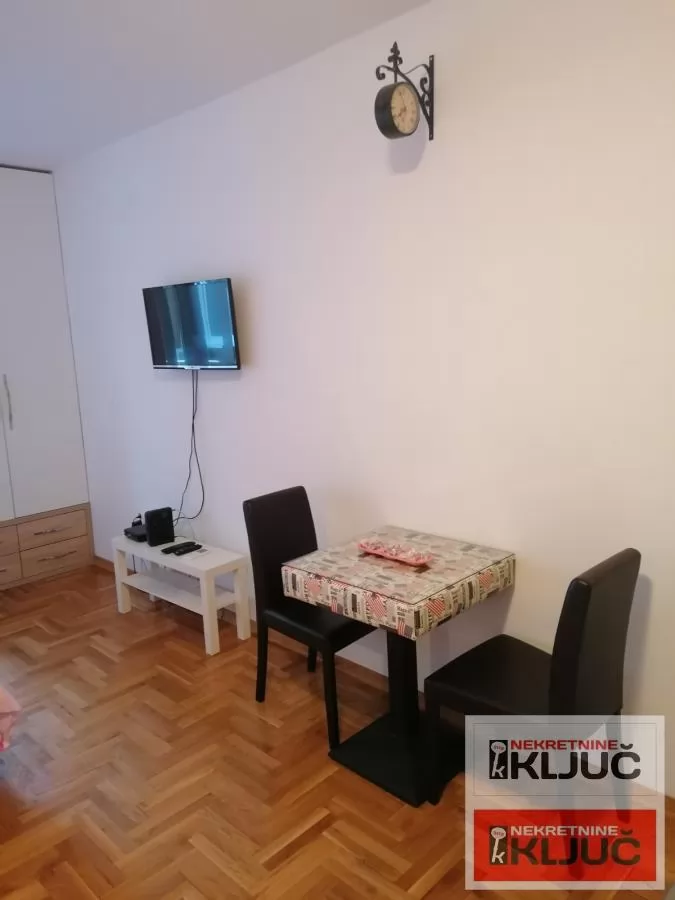 Garsonjera u centru Novog Sada, 27 m², 2. sprat 4