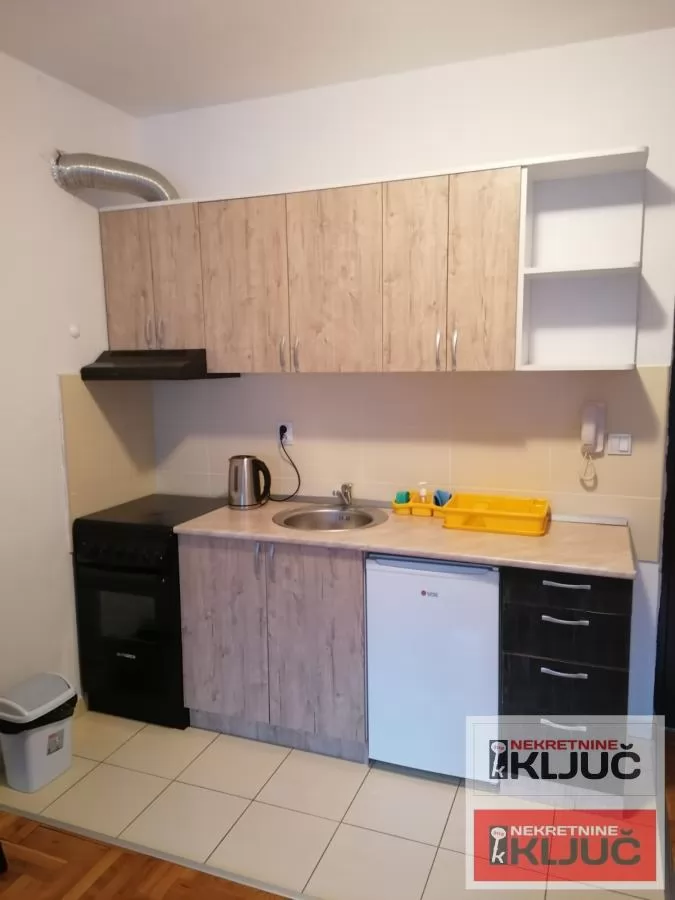 Garsonjera u centru Novog Sada, 27 m², 2. sprat 6