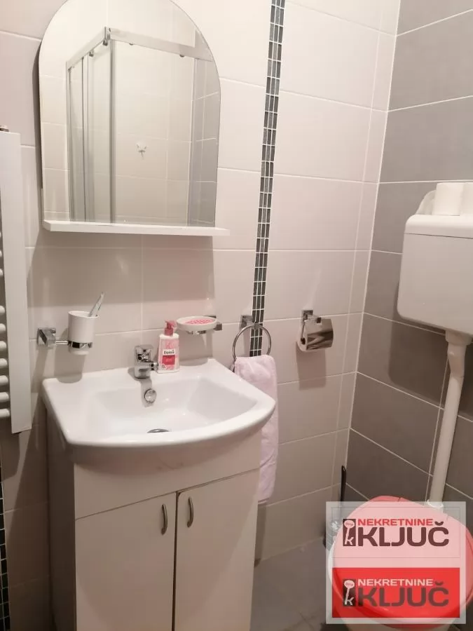 Garsonjera u centru Novog Sada, 27 m², 2. sprat 8