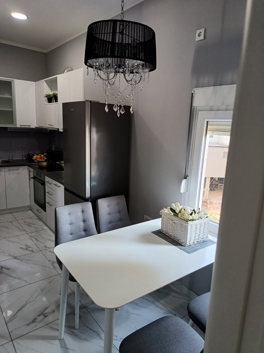 Dvosoban stan za izdavanje u naselju Vojvode Vlahović  50m2 5