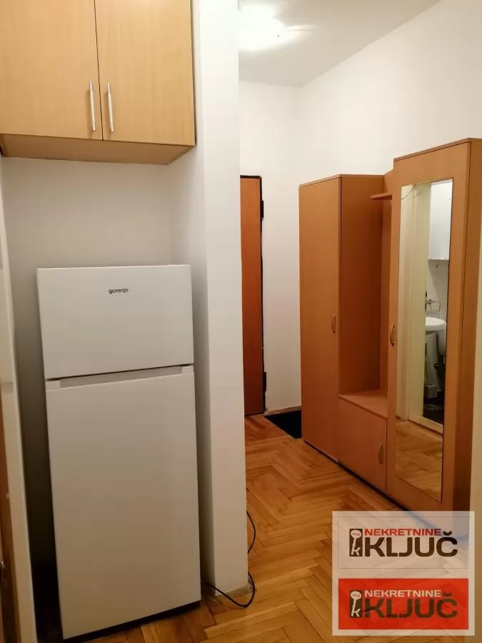 Jednoiposoban stan 40 m², Bulevar Oslobođenja, Novi Sad 5
