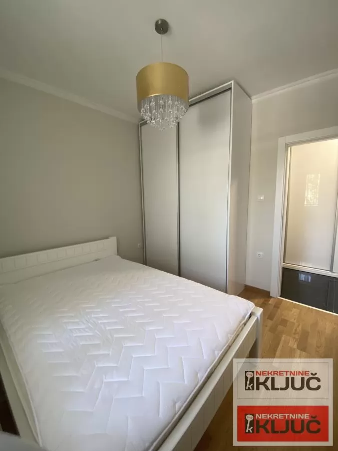 Nov LUX stan jednoiposoban stan kod Z.Stanice 10