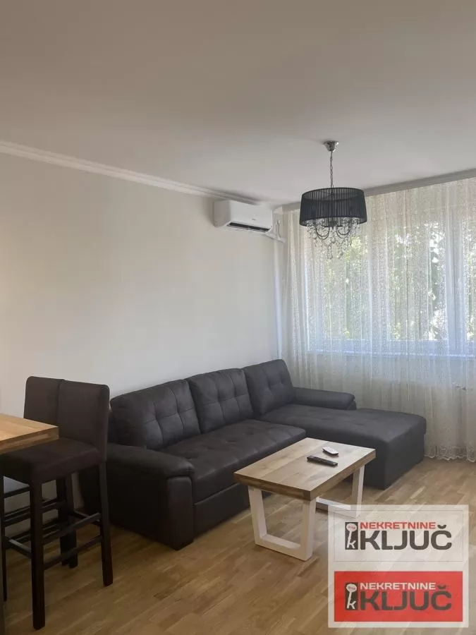 Nov LUX stan jednoiposoban stan kod Z.Stanice 2