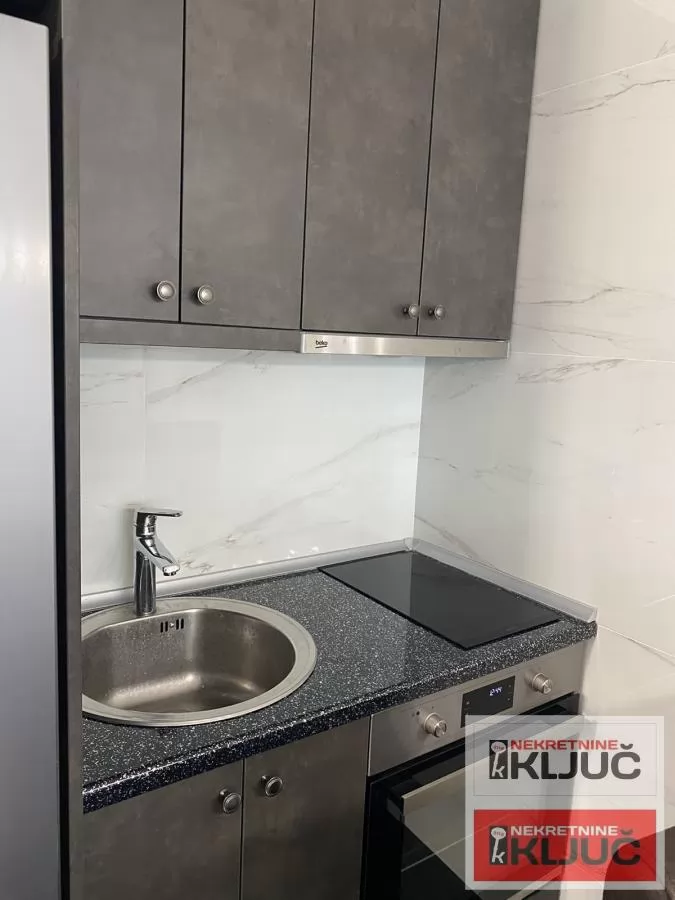 Nov LUX stan jednoiposoban stan kod Z.Stanice 3