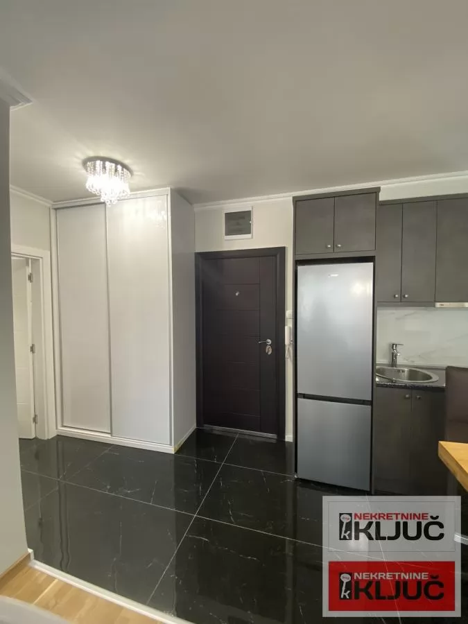 Nov LUX stan jednoiposoban stan kod Z.Stanice 4