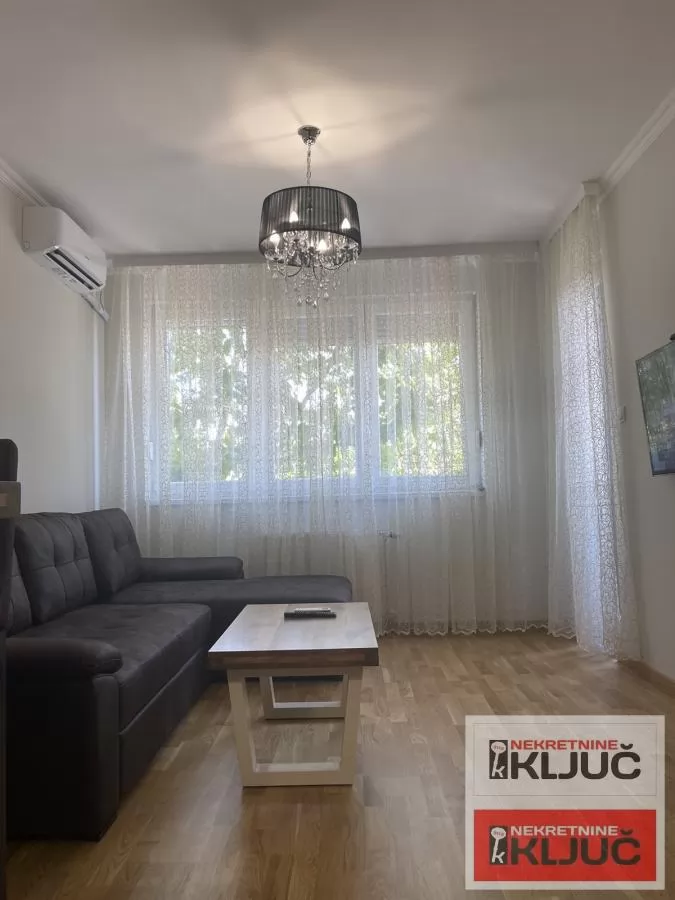 Nov LUX stan jednoiposoban stan kod Z.Stanice 7