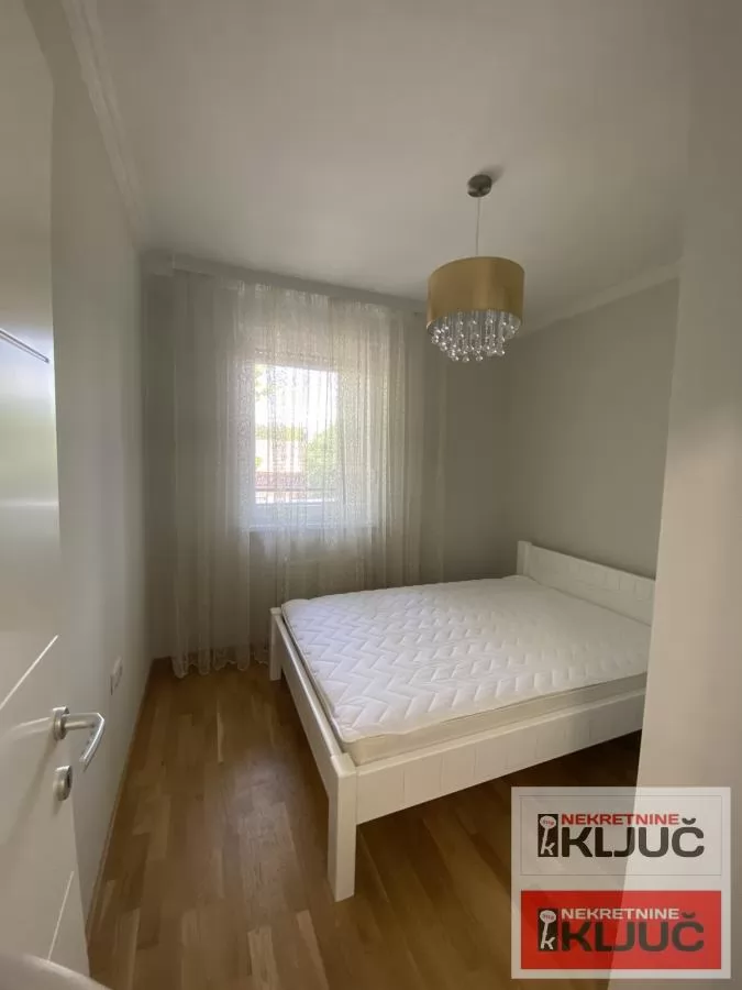 Nov LUX stan jednoiposoban stan kod Z.Stanice 8