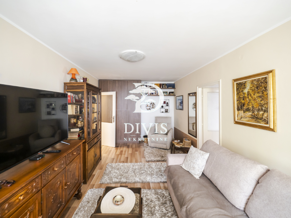 2 5 stan na Zvezdari  kod Gradske bolnice  62m2 2