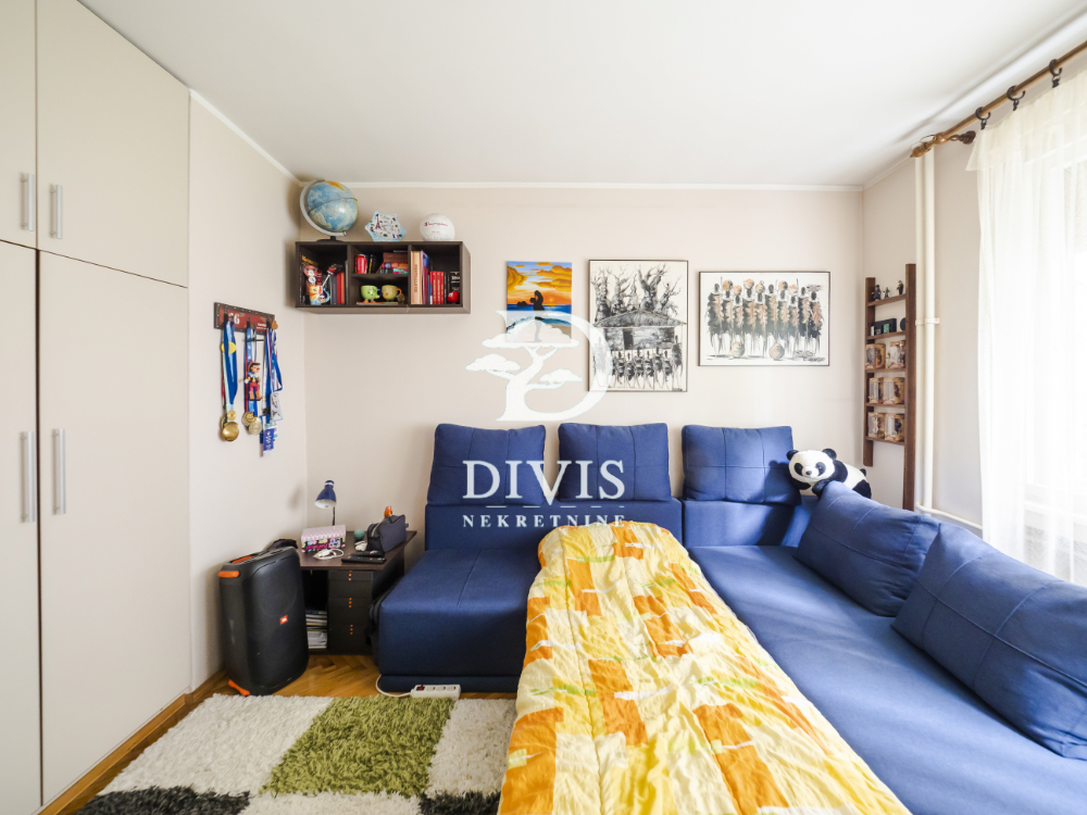 2 5 stan na Zvezdari  kod Gradske bolnice  62m2 5