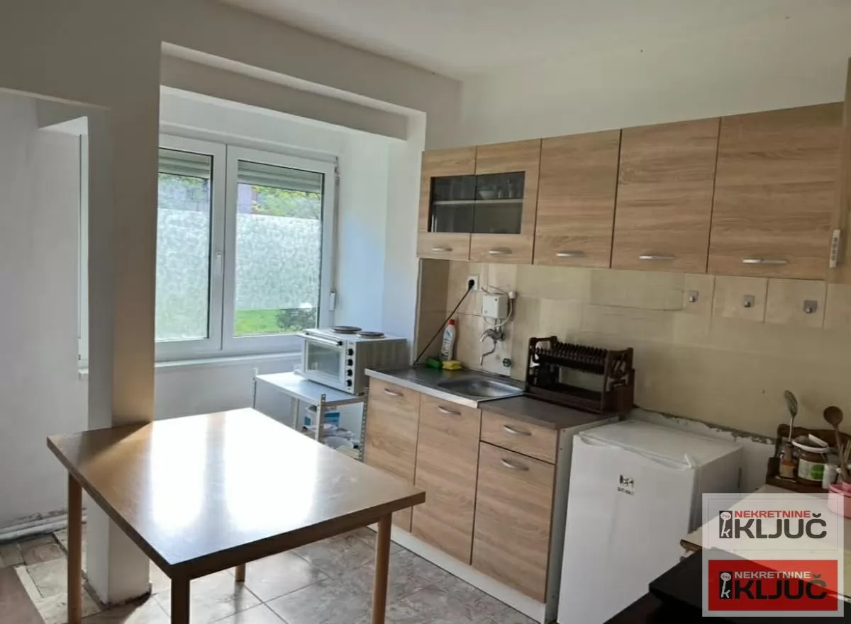 SATELITSKA PIJACA, 42m2, Dvosoban, Renoviran 1