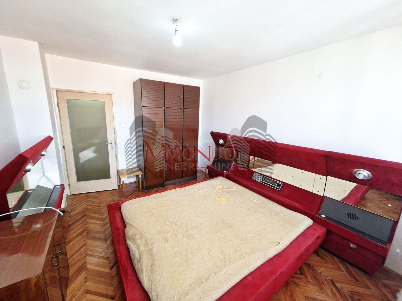 Trosoman stan u Durlanu kod Slatke kuće 11