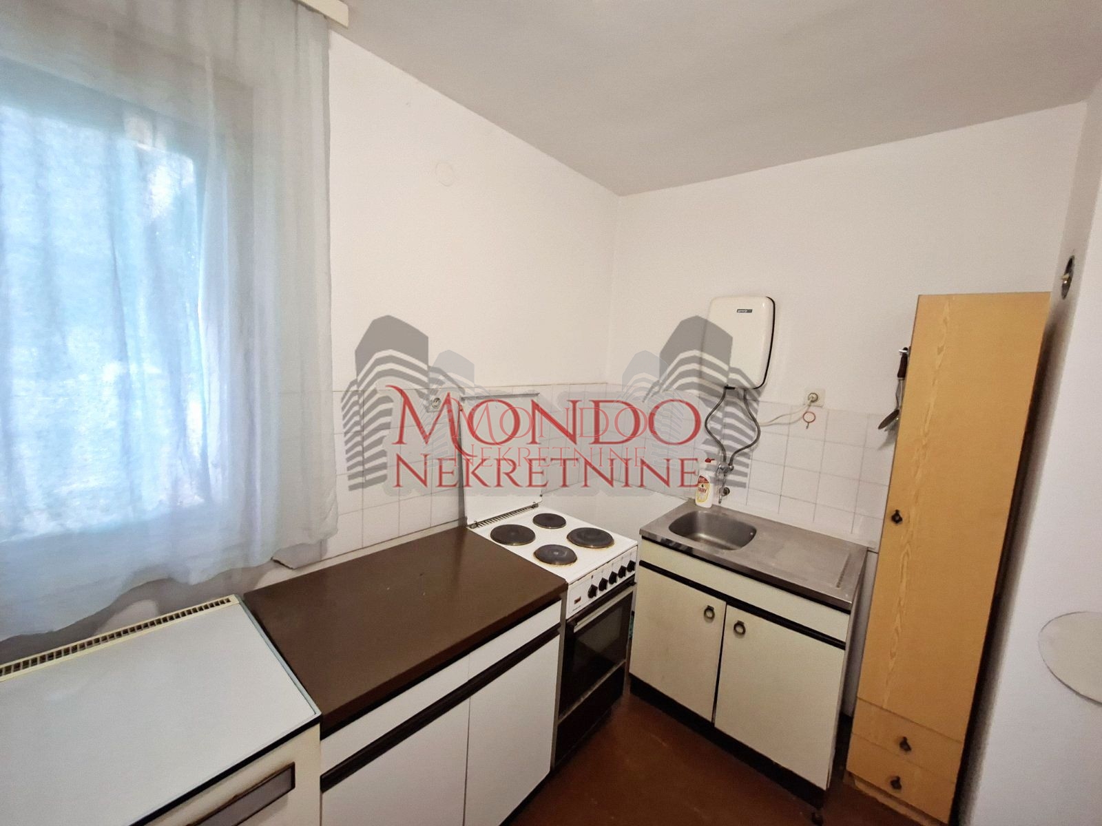 Trosoman stan u Durlanu kod Slatke kuće 9