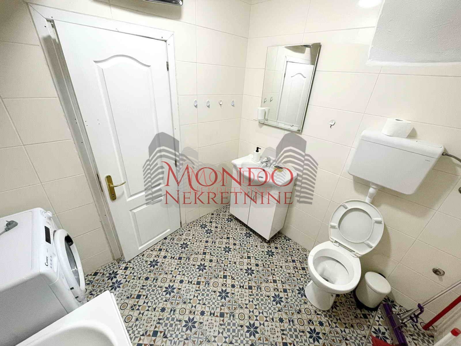 Trosoban stan u centru u blizini Doma vosjke, Niš 10