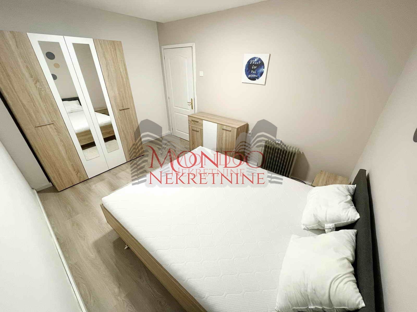 Trosoban stan u centru u blizini Doma vosjke, Niš 6