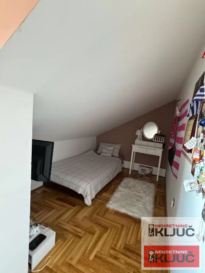 BLIZINA LIPOV GAJA, 69m2, Trosoban, Namešten 10