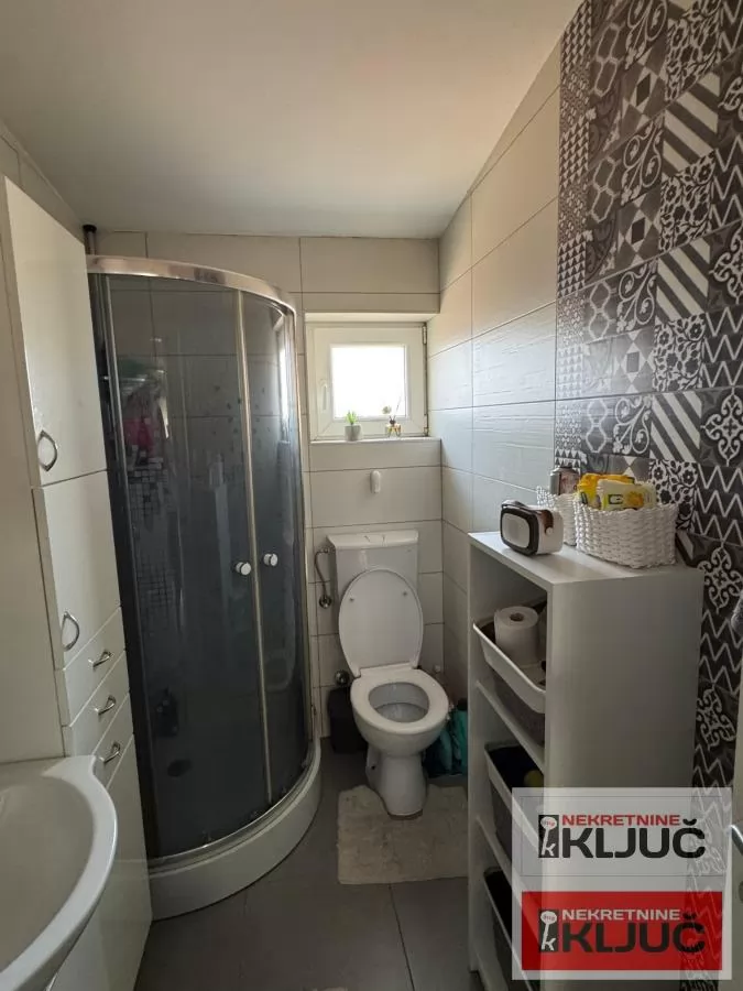 BLIZINA LIPOV GAJA, 69m2, Trosoban, Namešten 14