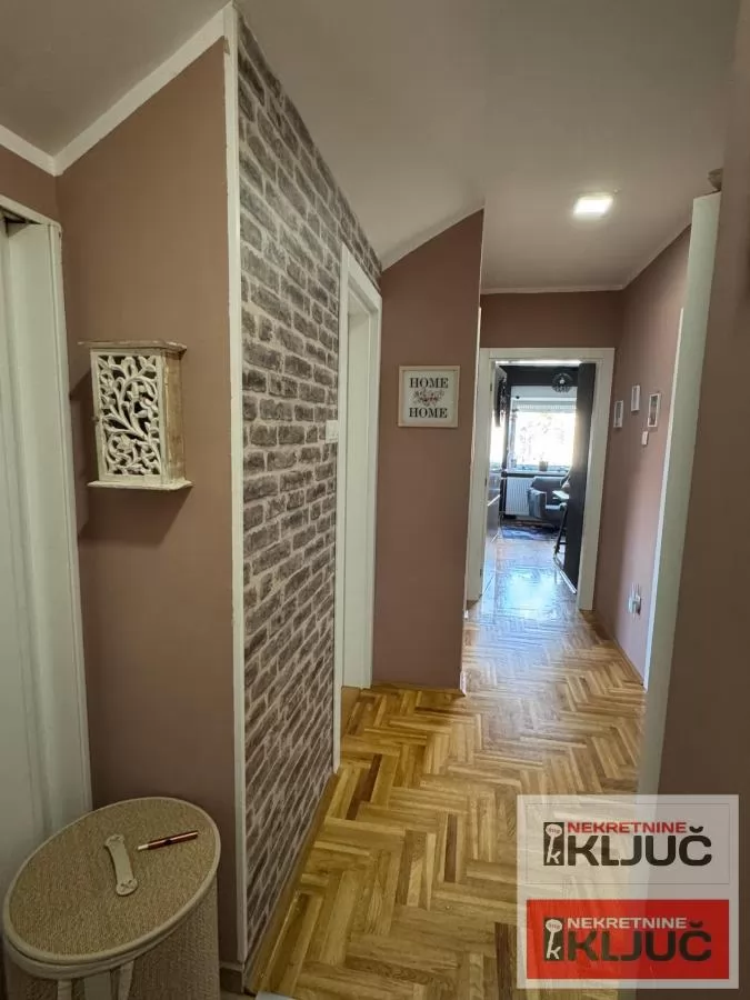 BLIZINA LIPOV GAJA, 69m2, Trosoban, Namešten 16