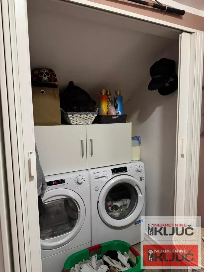 BLIZINA LIPOV GAJA, 69m2, Trosoban, Namešten 20