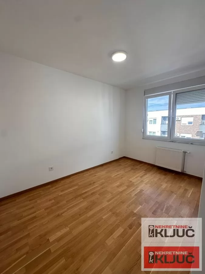 KOD BULEVARA EVROPE, 74m2, Četvorosoban, Nov 5