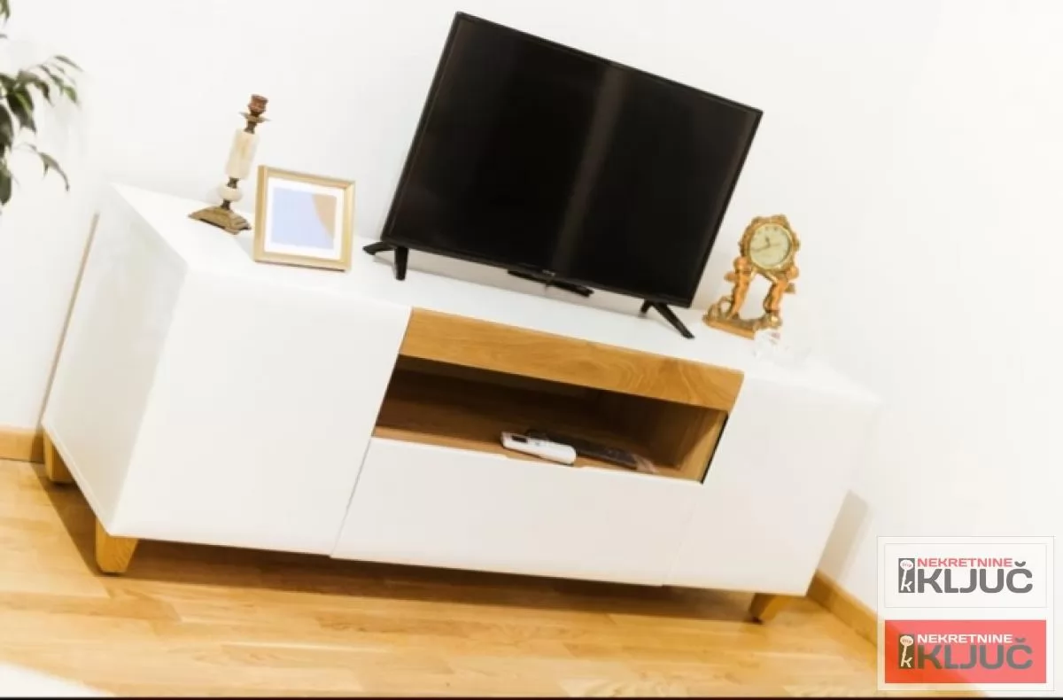 PODBARA IZDAJE SE JEDNOIPOSOBAN NAMEŠTEN STAN SA PARKING MESTOM 2