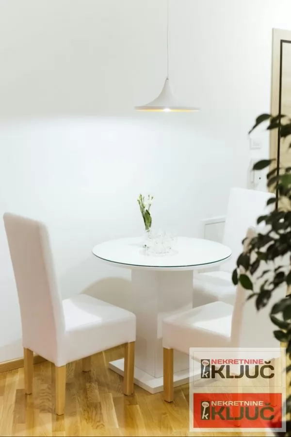 PODBARA IZDAJE SE JEDNOIPOSOBAN NAMEŠTEN STAN SA PARKING MESTOM 3