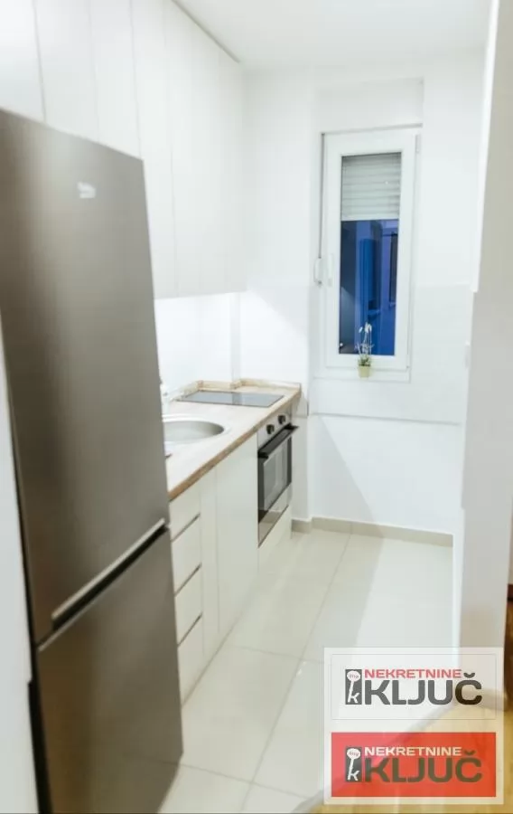 PODBARA IZDAJE SE JEDNOIPOSOBAN NAMEŠTEN STAN SA PARKING MESTOM 4