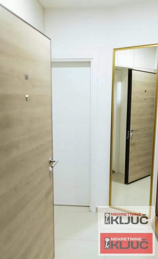 PODBARA IZDAJE SE JEDNOIPOSOBAN NAMEŠTEN STAN SA PARKING MESTOM 8