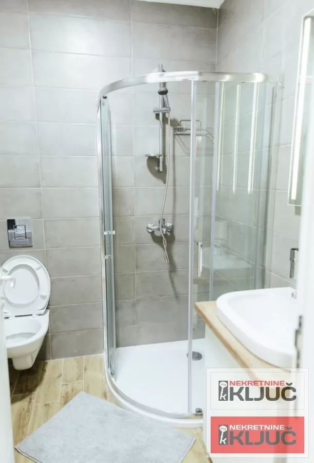 PODBARA IZDAJE SE JEDNOIPOSOBAN NAMEŠTEN STAN SA PARKING MESTOM 9