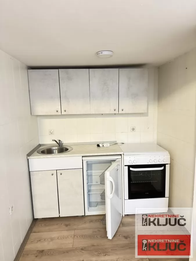 PODBARA IZDAJE SE NAMEŠTENA GARSONJERA 2