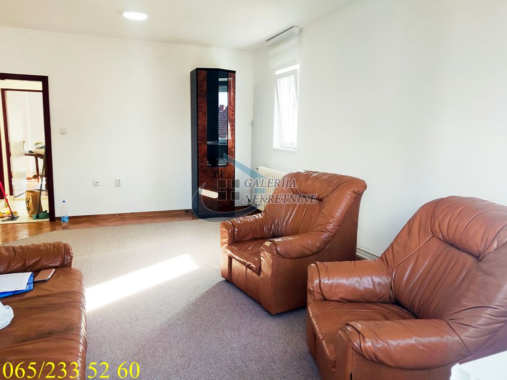 Čukarica  Filmski Grad   Stevana Luburića 135m2 2