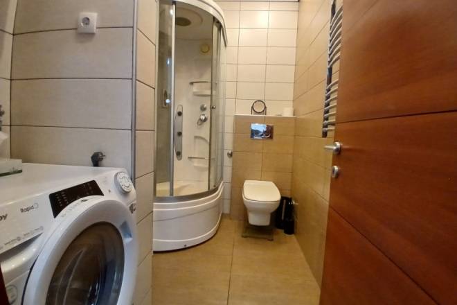 Namešten 1 5 stan kod Vukovog spomenika  42m2 5