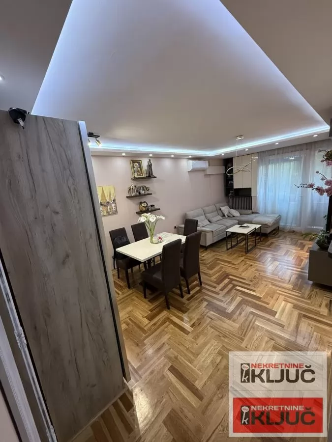 RIBLJA PIJACA, 42m2, Jednoiposoban, Renoviran, Namešten 2