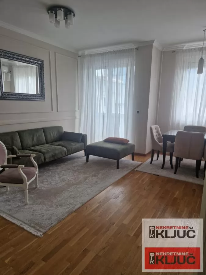 SAJAM IZDAJE SE DVOIPOSOBAN NAMEŠTEN STAN U KOMPLEKSU SAJAM KOMPLEKS 1