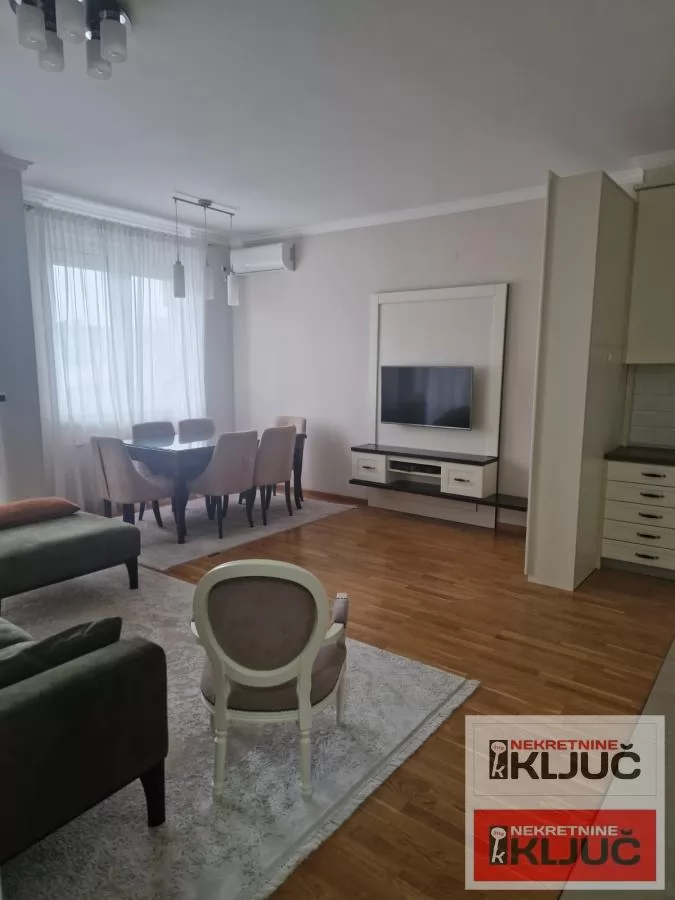 SAJAM IZDAJE SE DVOIPOSOBAN NAMEŠTEN STAN U KOMPLEKSU SAJAM KOMPLEKS 2