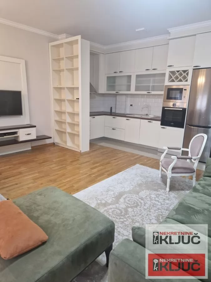 SAJAM IZDAJE SE DVOIPOSOBAN NAMEŠTEN STAN U KOMPLEKSU SAJAM KOMPLEKS 4