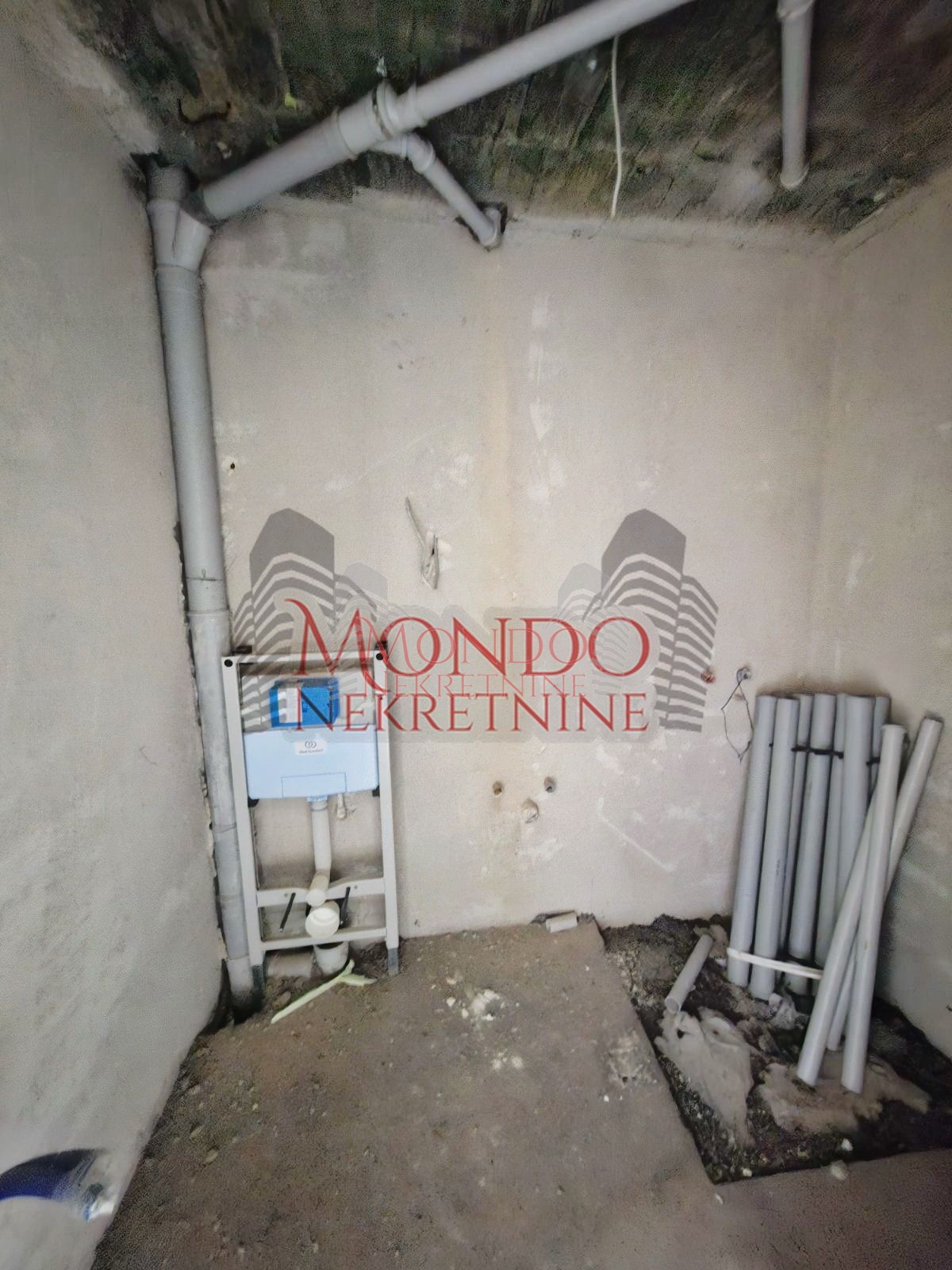  Dvoiposoban stan u izgradnji na Panteleju "Kapije Panteleja" 10