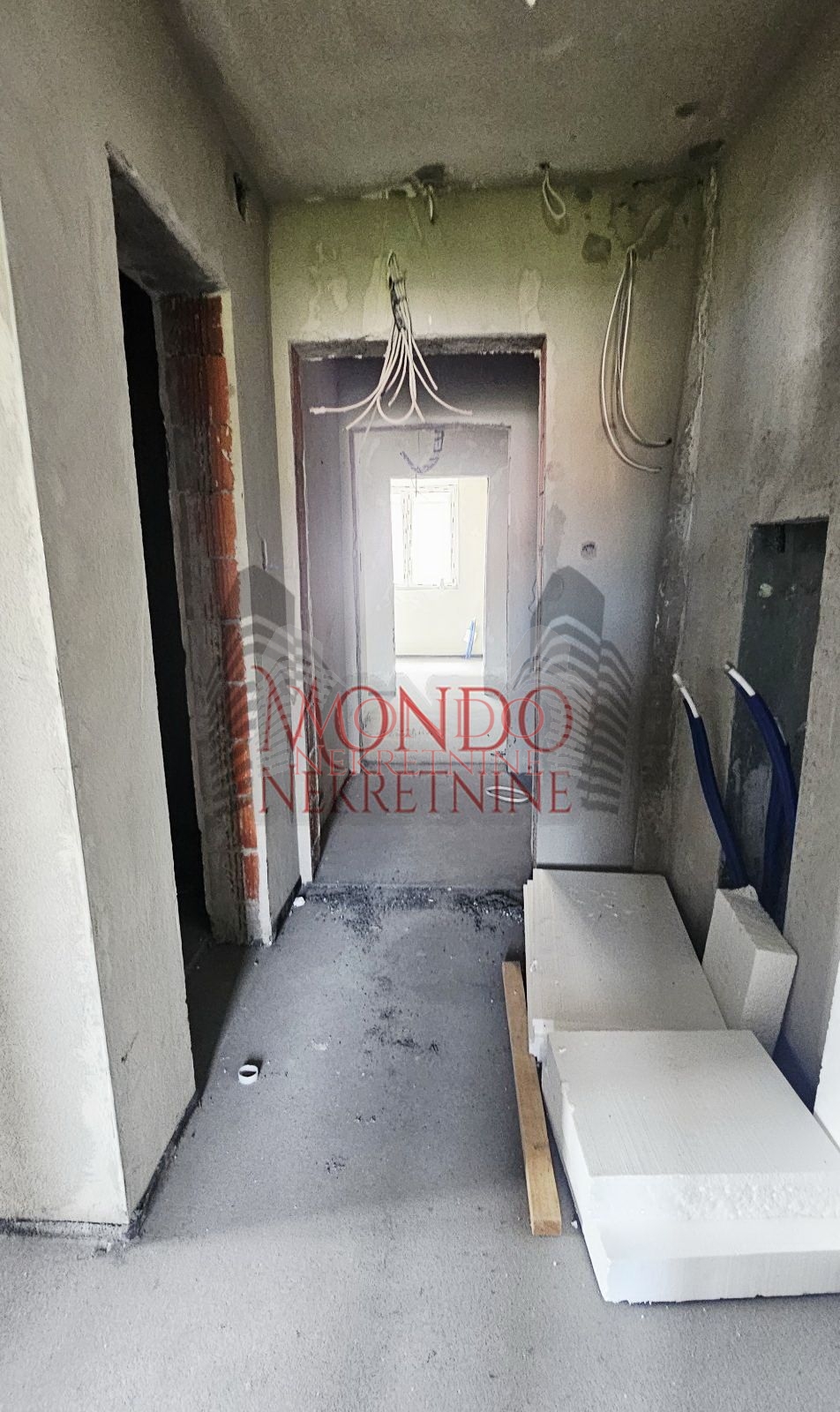 Jednoiposoban stan u izgradnji na Panteleju "Kapije Panteleja" 5