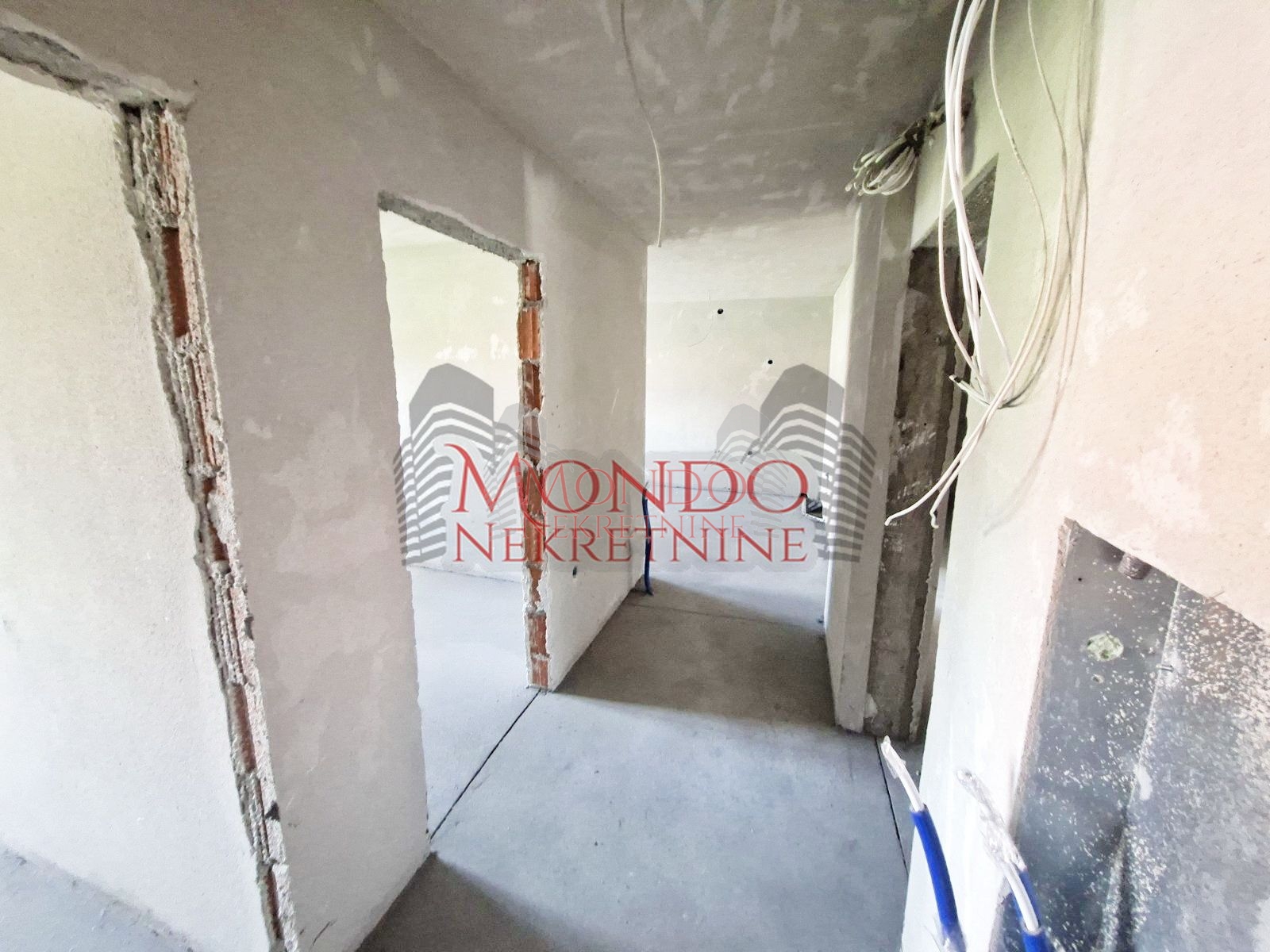  Dvoiposoban stan u izgradnji na Panteleju "Kapije Panteleja" 6