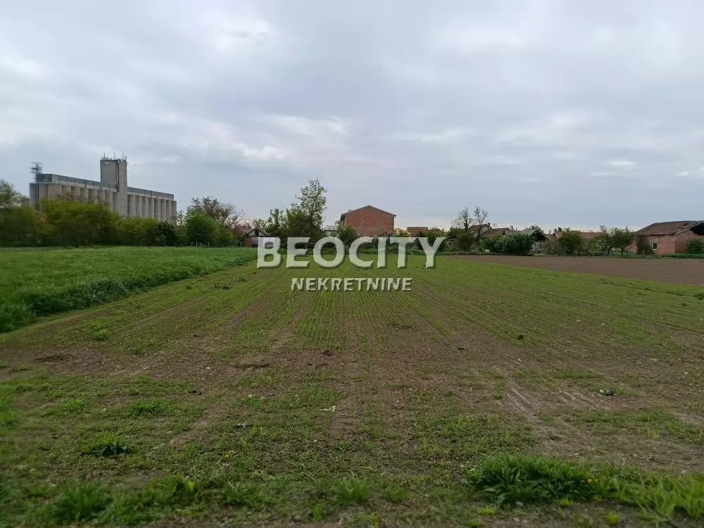 Plac, Blok 100 ID: 117698 3