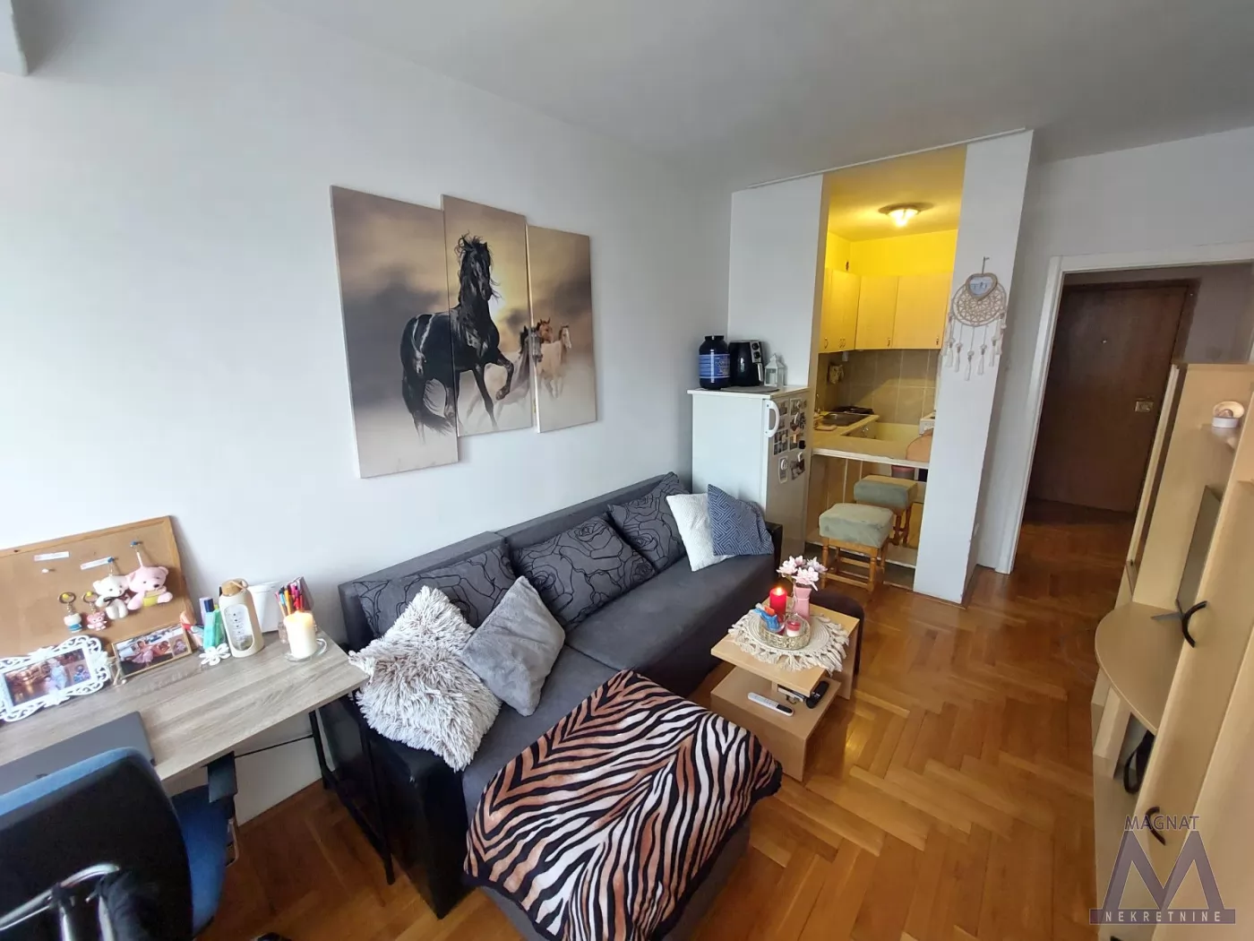 Stan,NOVI SAD,BULEVAR,kv: 37, € 350, ID: 9101941 1